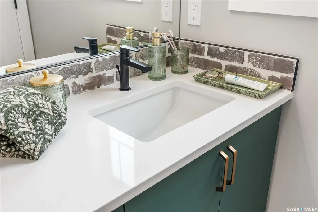 233 Yuel Lane Saskatoon SK S7W 1N7