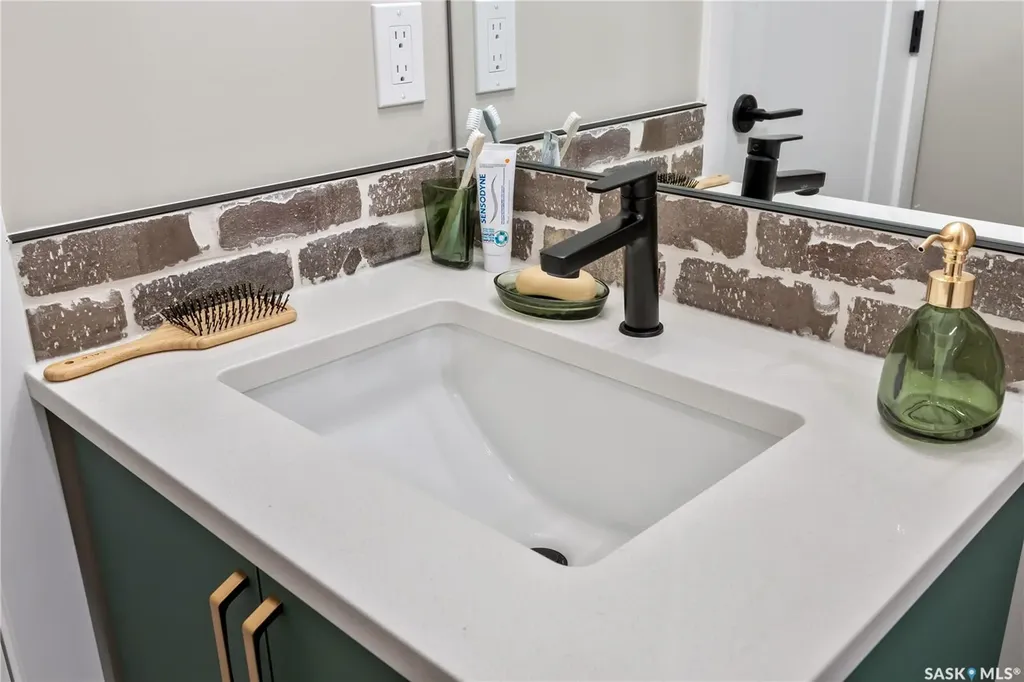 233 Yuel Lane Saskatoon SK S7W 1N7