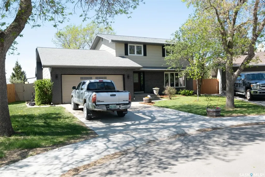 324 Lockwood Road Regina SK S4S 6E2
