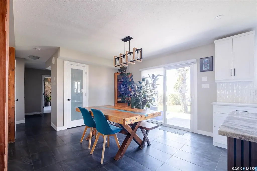 324 Lockwood Road Regina SK S4S 6E2