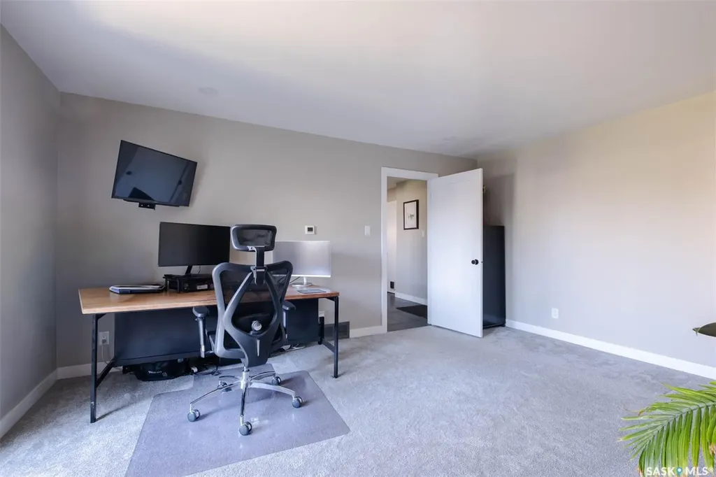 324 Lockwood Road Regina SK S4S 6E2