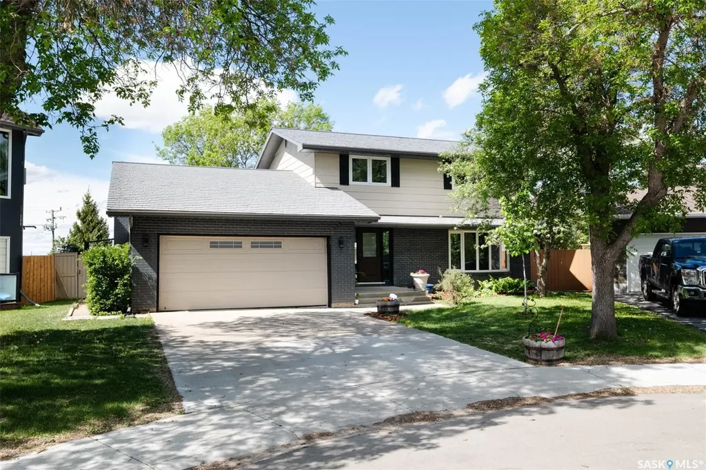 324 Lockwood Road Regina SK S4S 6E2