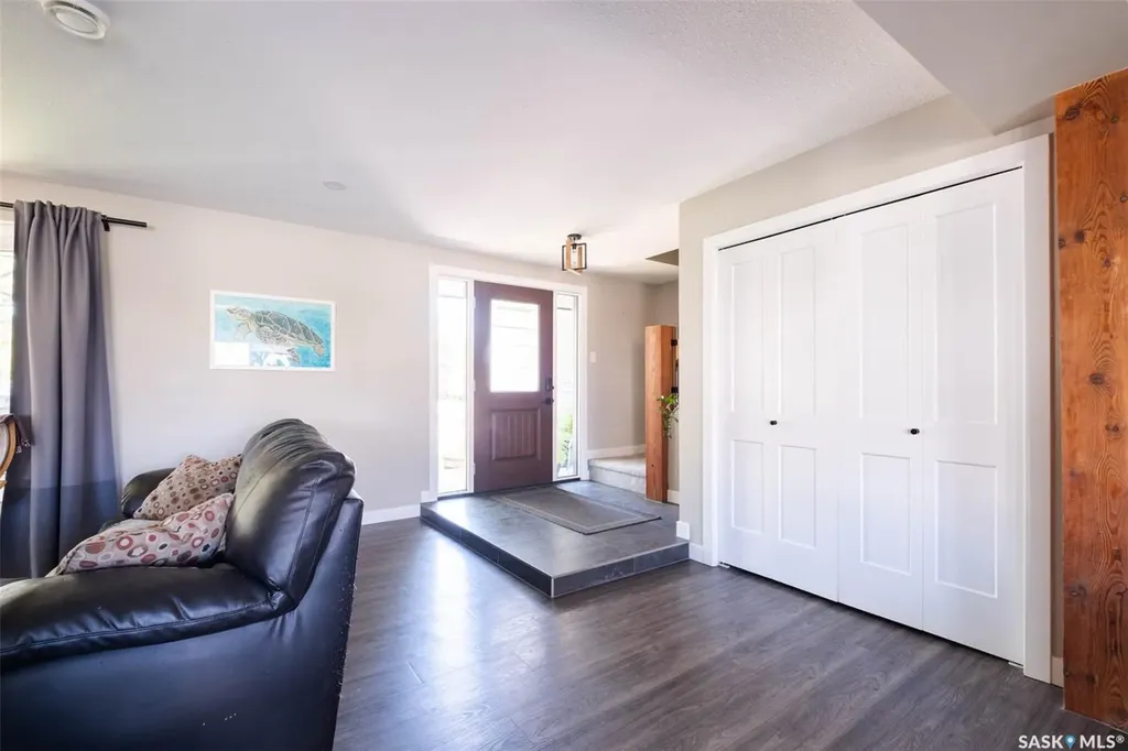 324 Lockwood Road Regina SK S4S 6E2