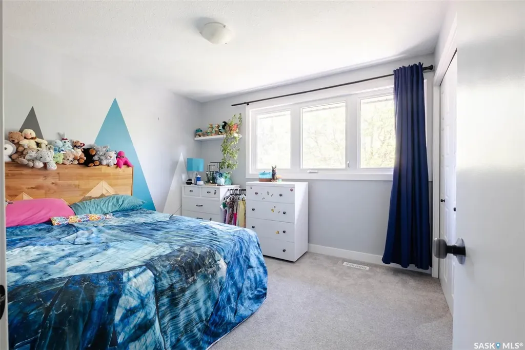 324 Lockwood Road Regina SK S4S 6E2