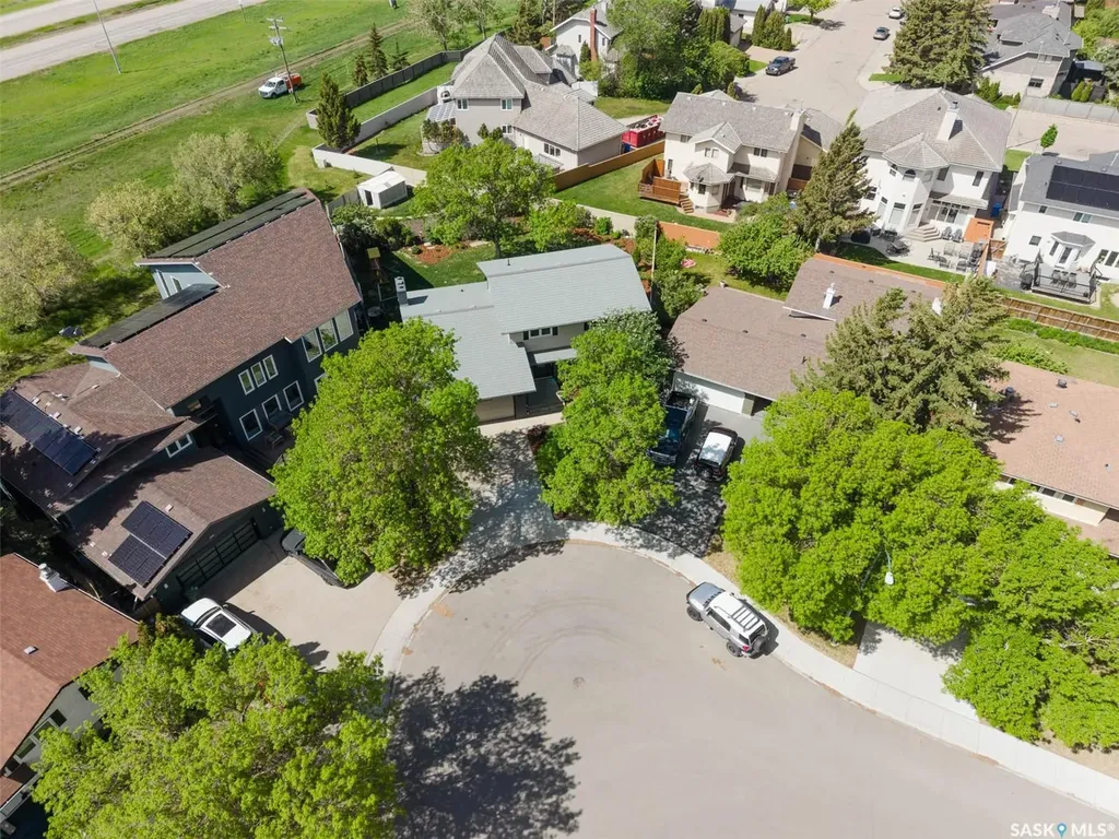 324 Lockwood Road Regina SK S4S 6E2