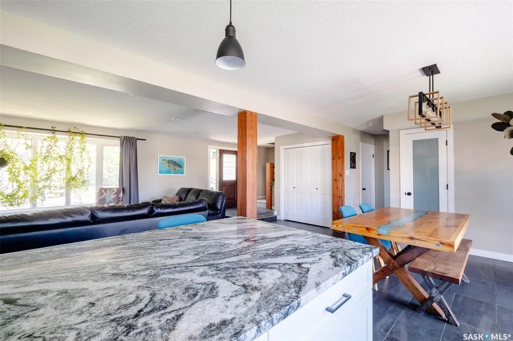 324 Lockwood Road Regina SK S4S 6E2