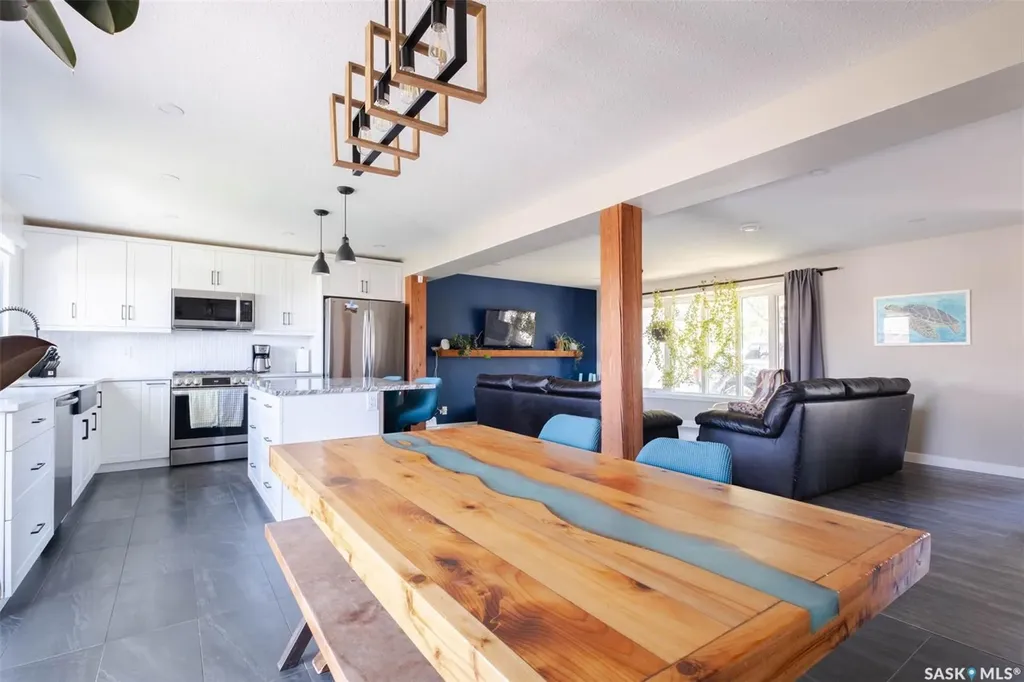 324 Lockwood Road Regina SK S4S 6E2
