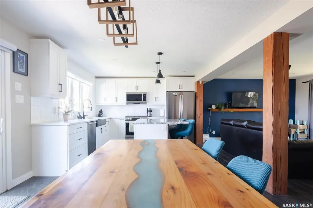324 Lockwood Road Regina SK S4S 6E2