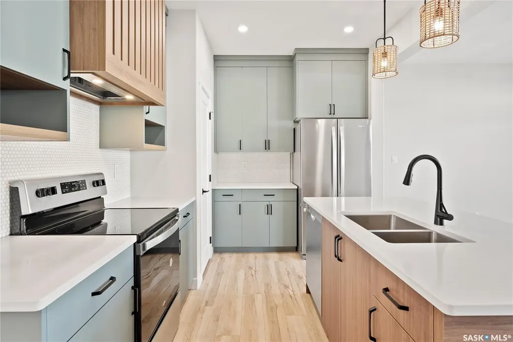 202 Fortosky Crescent Saskatoon SK S7M 5X3