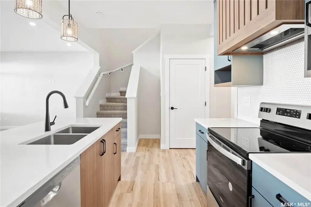 202 Fortosky Crescent Saskatoon SK S7M 5X3