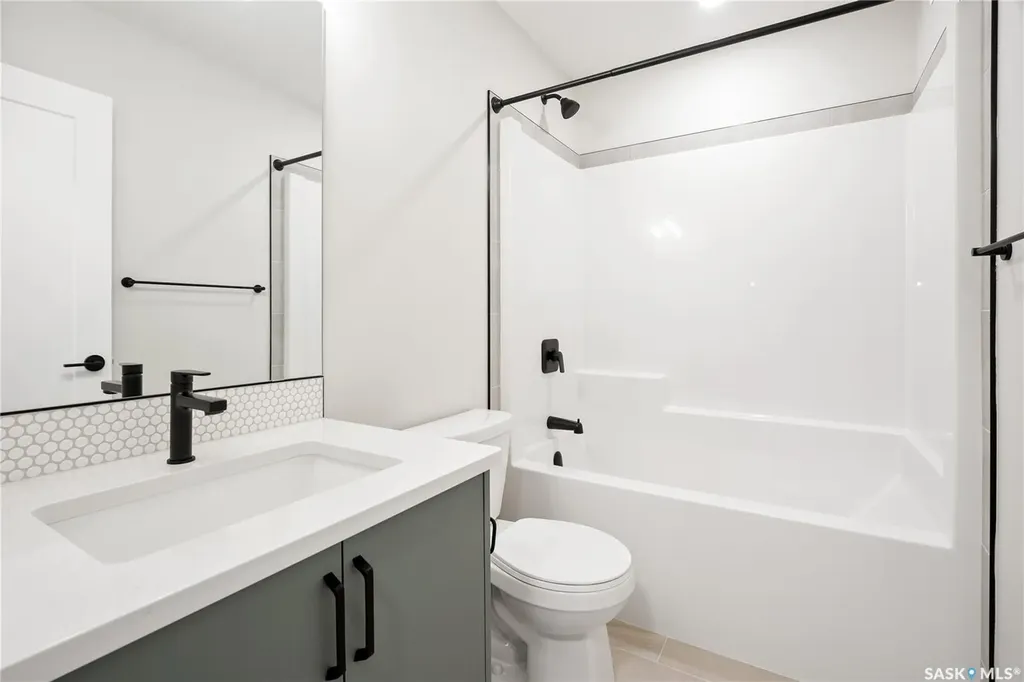 202 Fortosky Crescent Saskatoon SK S7M 5X3