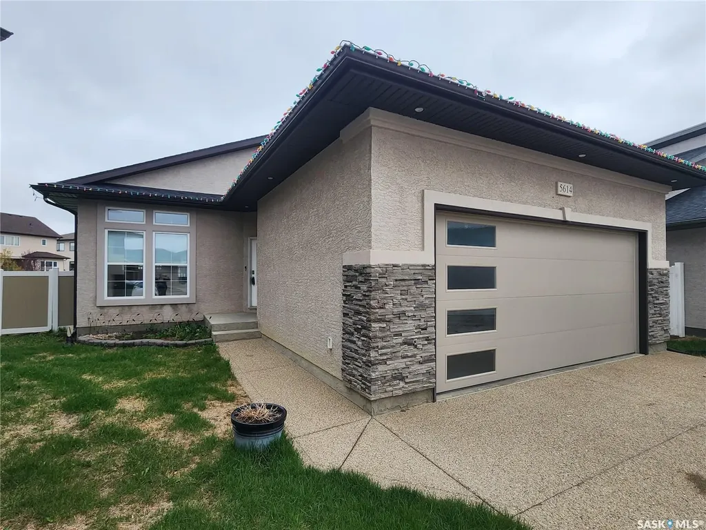 5614 Beacon Place Regina SK S4W 0J7