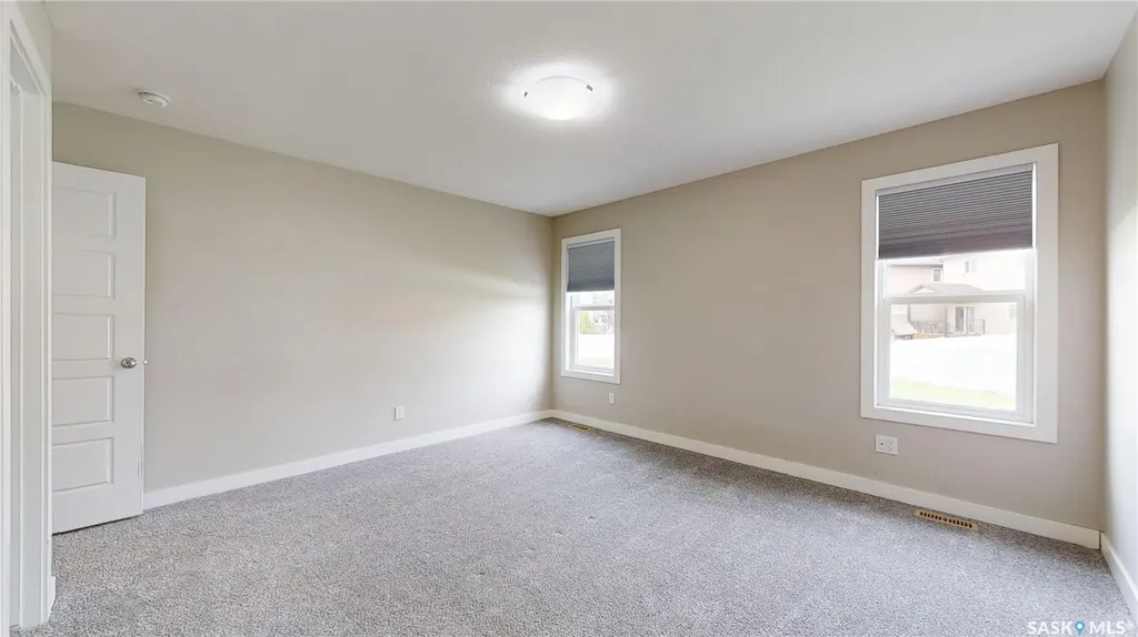 5614 Beacon Place Regina SK S4W 0J7