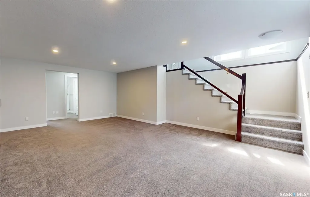 5614 Beacon Place Regina SK S4W 0J7