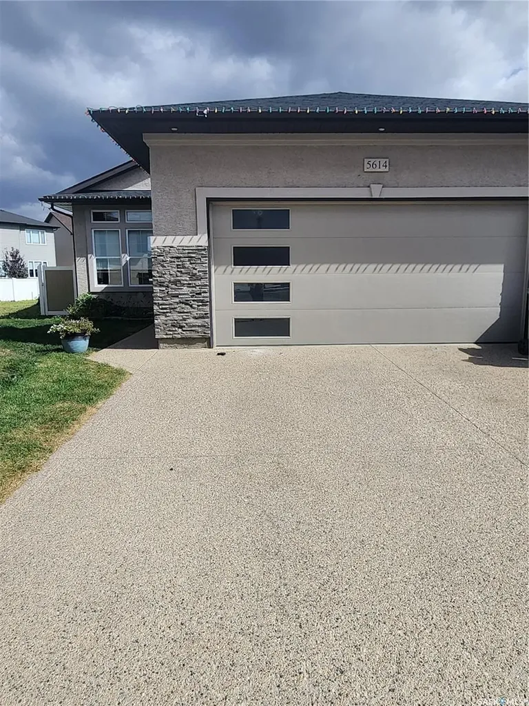 5614 Beacon Place Regina SK S4W 0J7