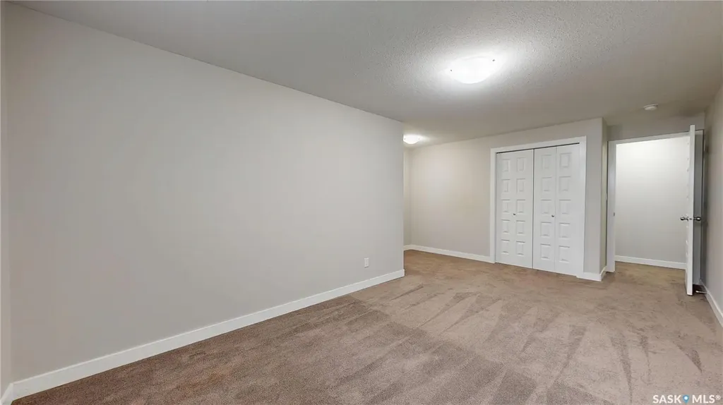 5614 Beacon Place Regina SK S4W 0J7