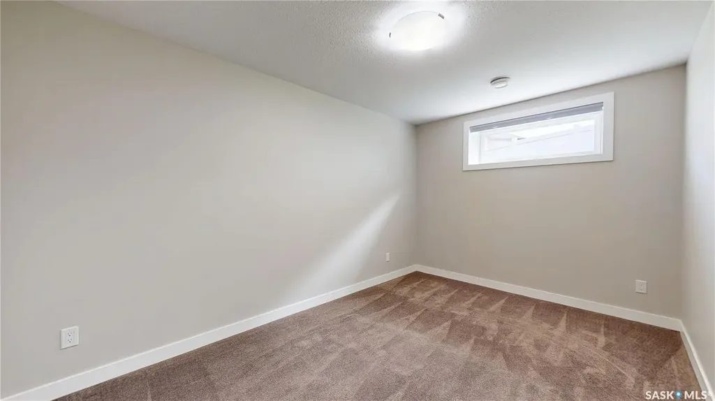5614 Beacon Place Regina SK S4W 0J7