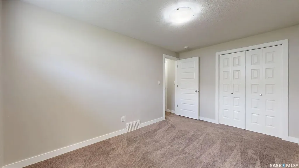 5614 Beacon Place Regina SK S4W 0J7