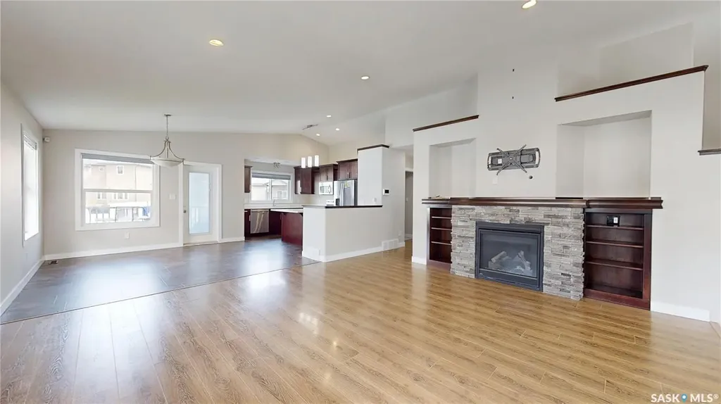 5614 Beacon Place Regina SK S4W 0J7