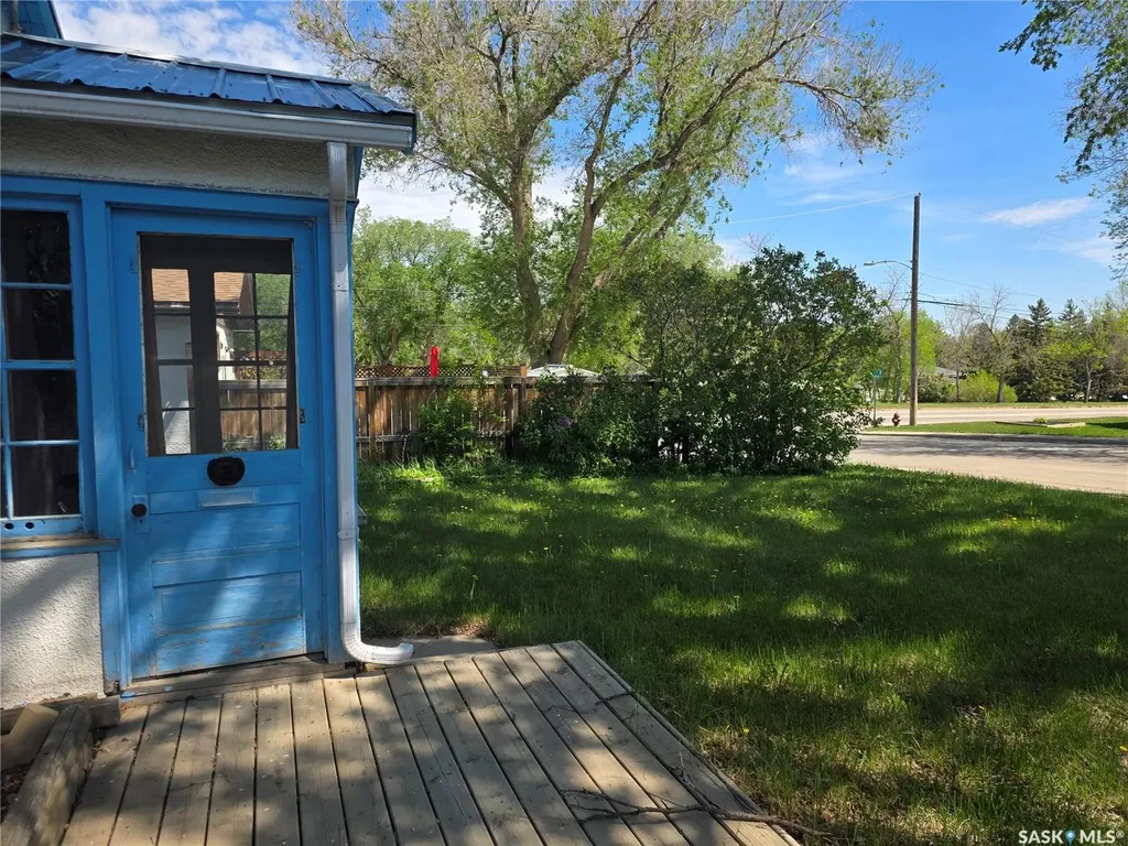 678 1st Avenue NE Swift Current SK S9H 2B9