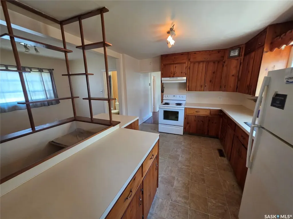 678 1st Avenue NE Swift Current SK S9H 2B9