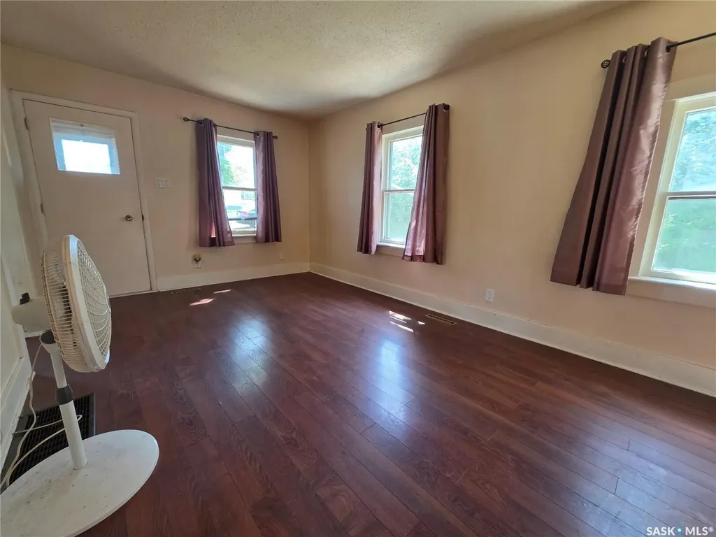 678 1st Avenue NE Swift Current SK S9H 2B9