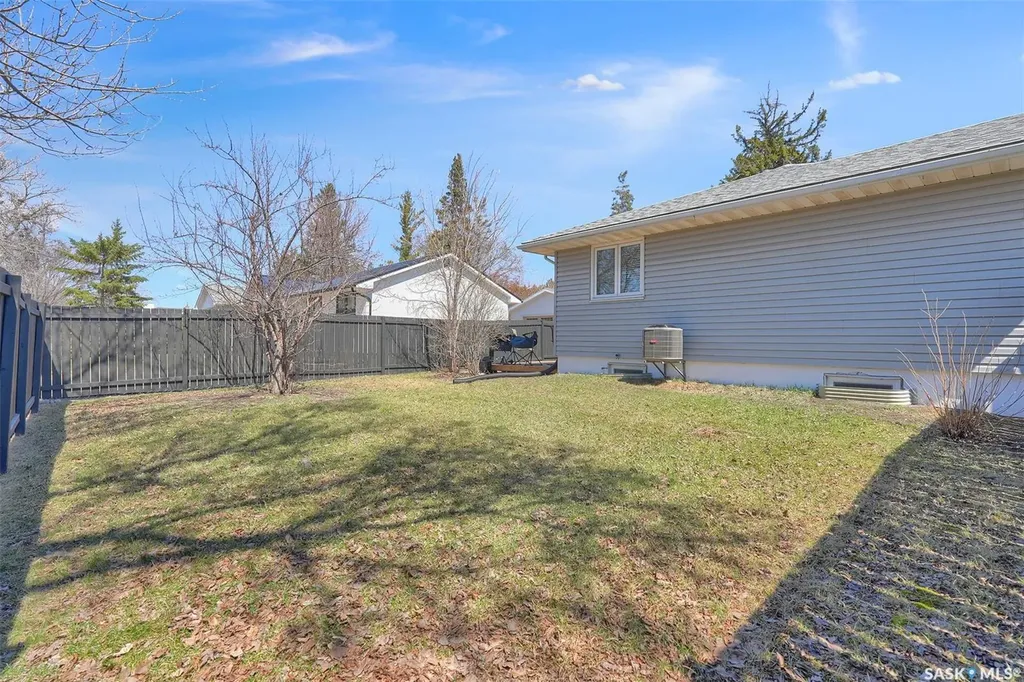 2050 Jubilee Avenue Regina SK S4S 3T8