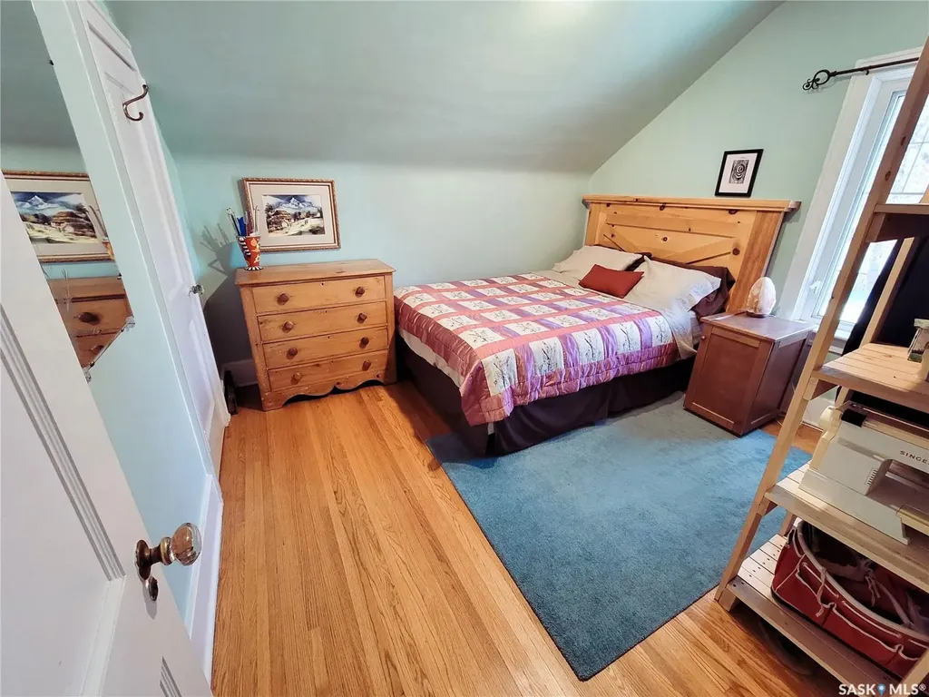 825 10th Street E Saskatoon SK S7H 0H4
