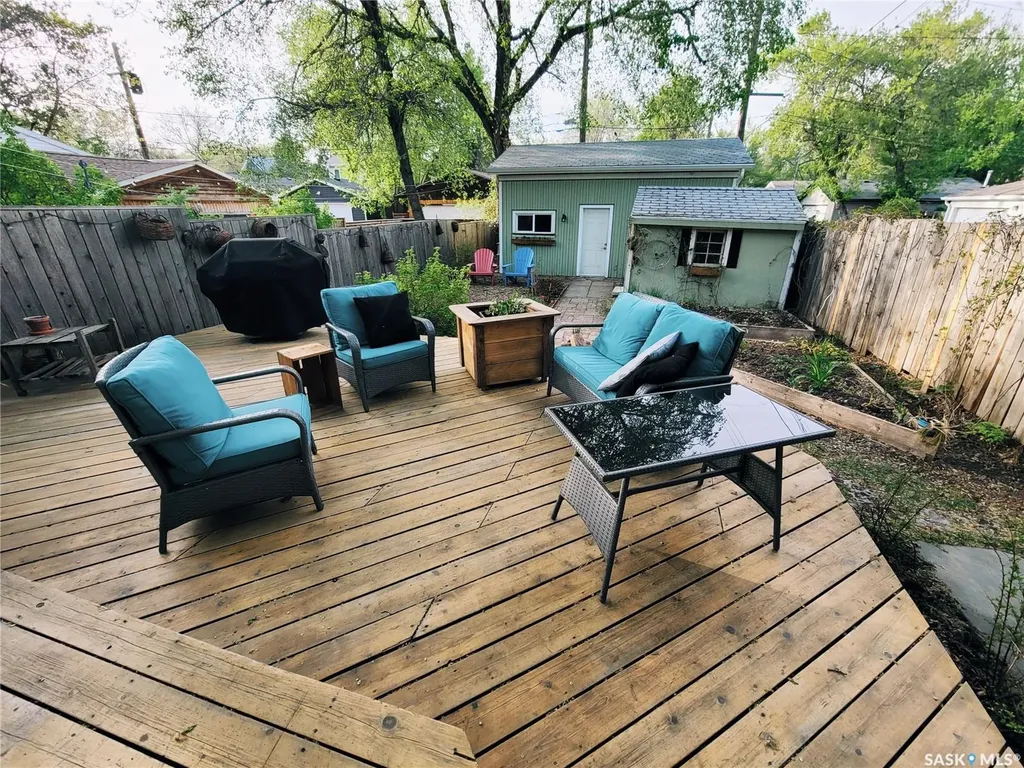825 10th Street E Saskatoon SK S7H 0H4