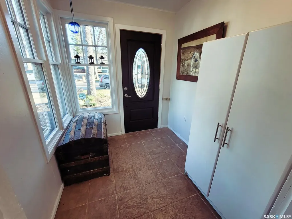 825 10th Street E Saskatoon SK S7H 0H4