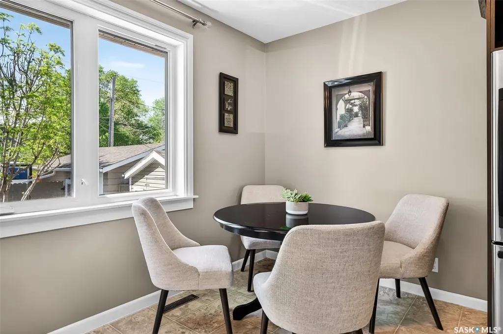 923 Francis Street Moose Jaw SK S6H 3B3