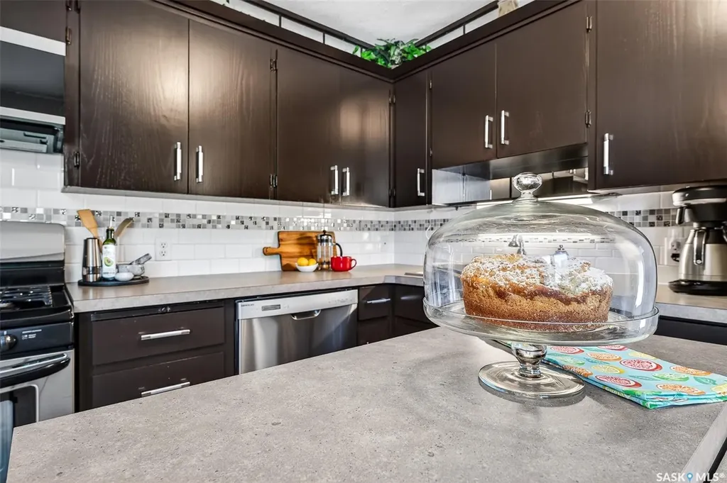 923 Francis Street Moose Jaw SK S6H 3B3