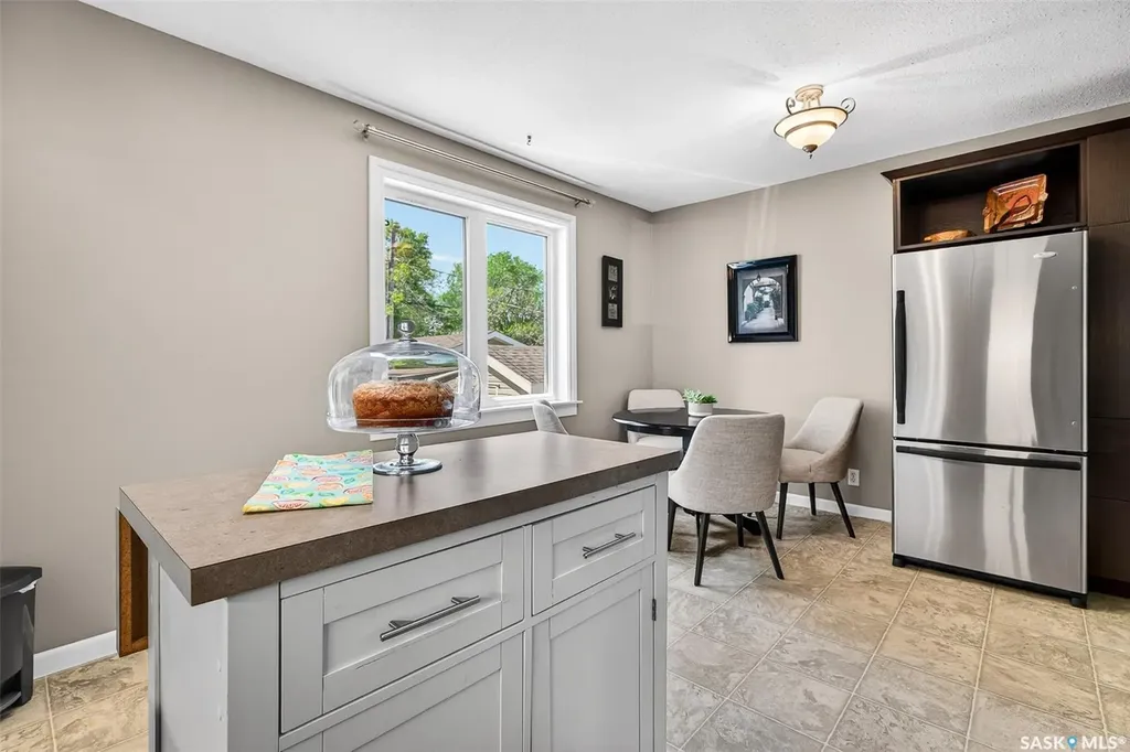 923 Francis Street Moose Jaw SK S6H 3B3
