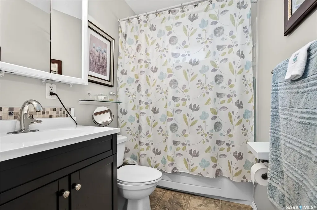 923 Francis Street Moose Jaw SK S6H 3B3