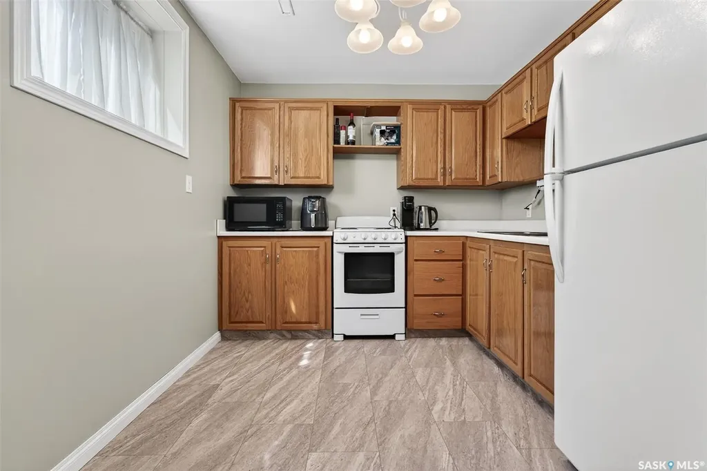 923 Francis Street Moose Jaw SK S6H 3B3