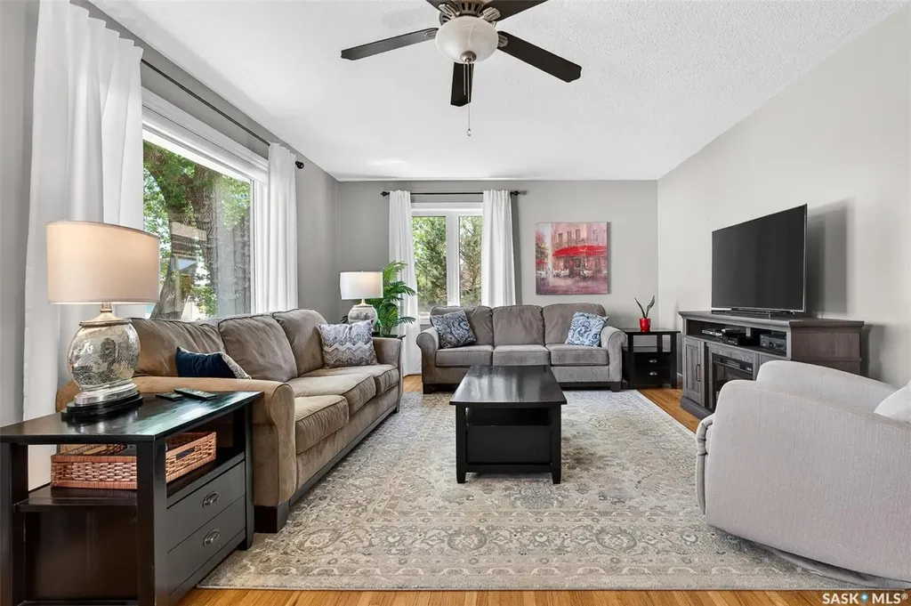 923 Francis Street Moose Jaw SK S6H 3B3