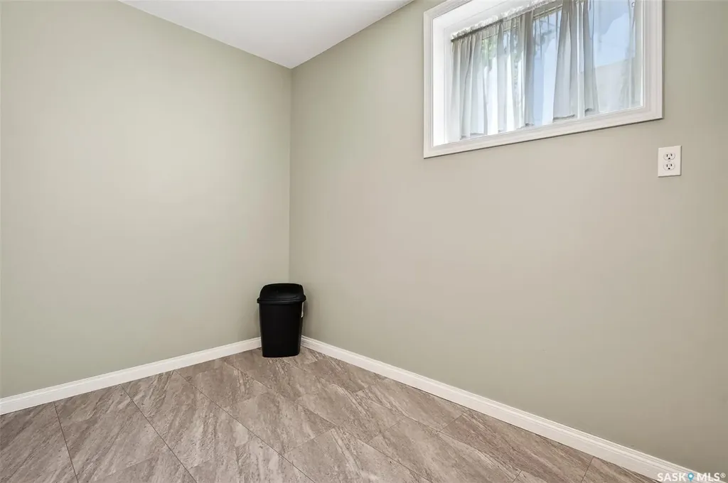 923 Francis Street Moose Jaw SK S6H 3B3