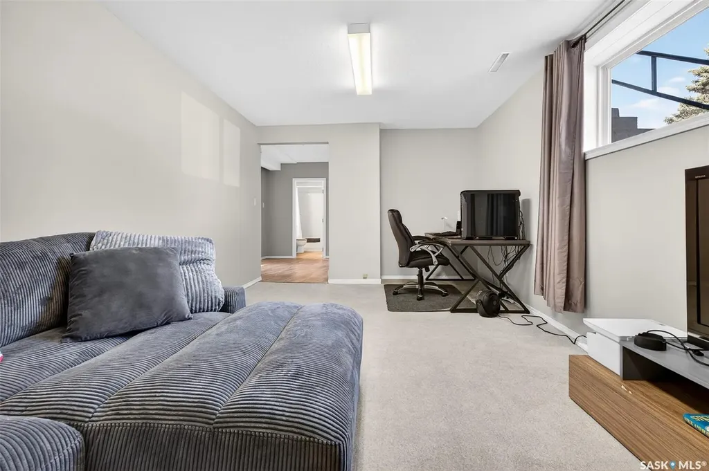 923 Francis Street Moose Jaw SK S6H 3B3