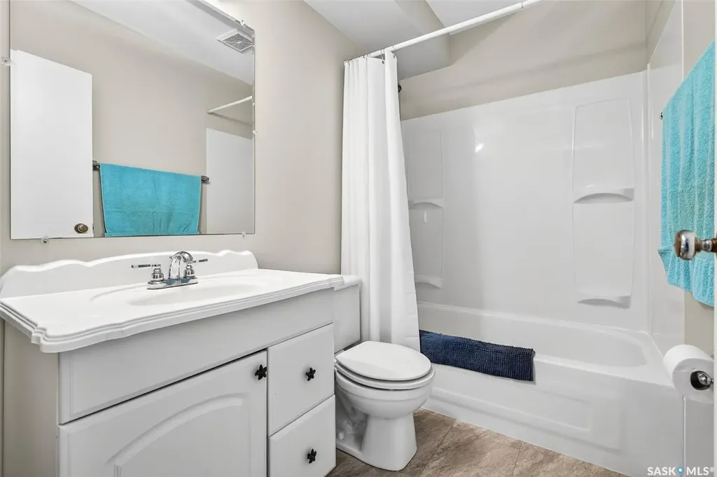 923 Francis Street Moose Jaw SK S6H 3B3