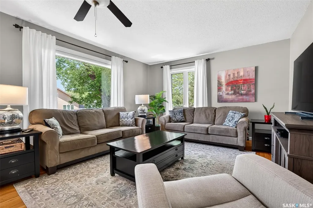 923 Francis Street Moose Jaw SK S6H 3B3
