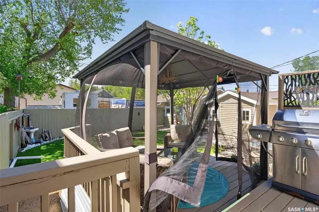 923 Francis Street Moose Jaw SK S6H 3B3