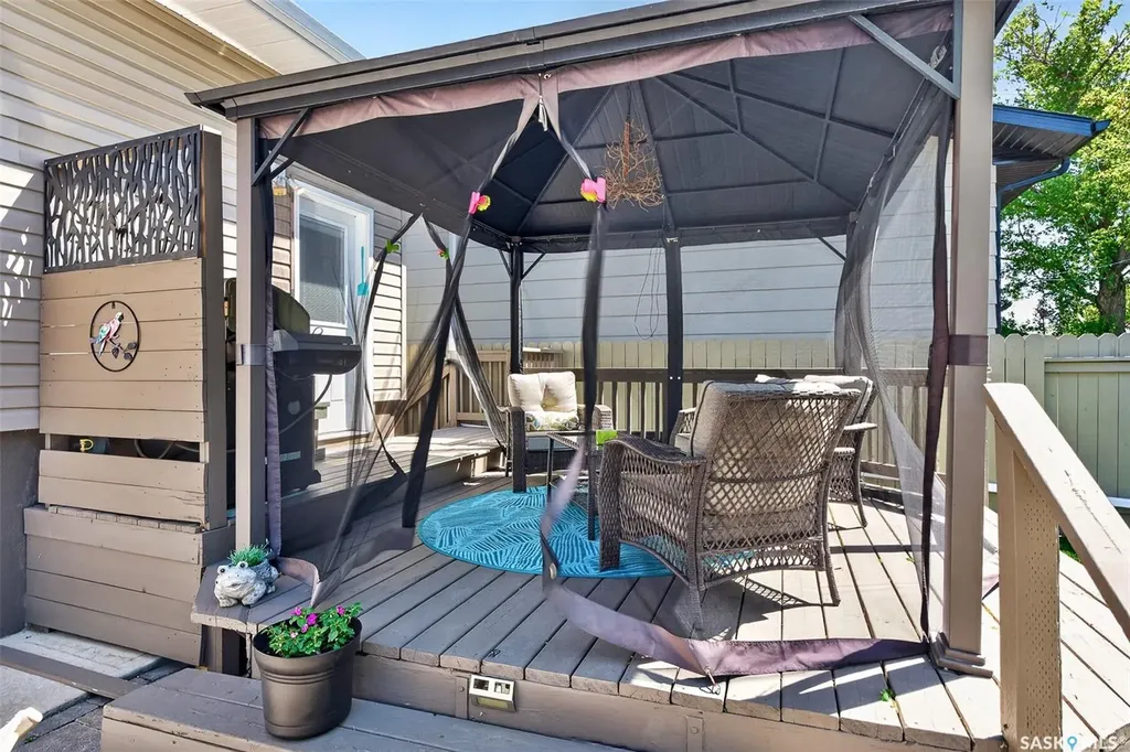 923 Francis Street Moose Jaw SK S6H 3B3