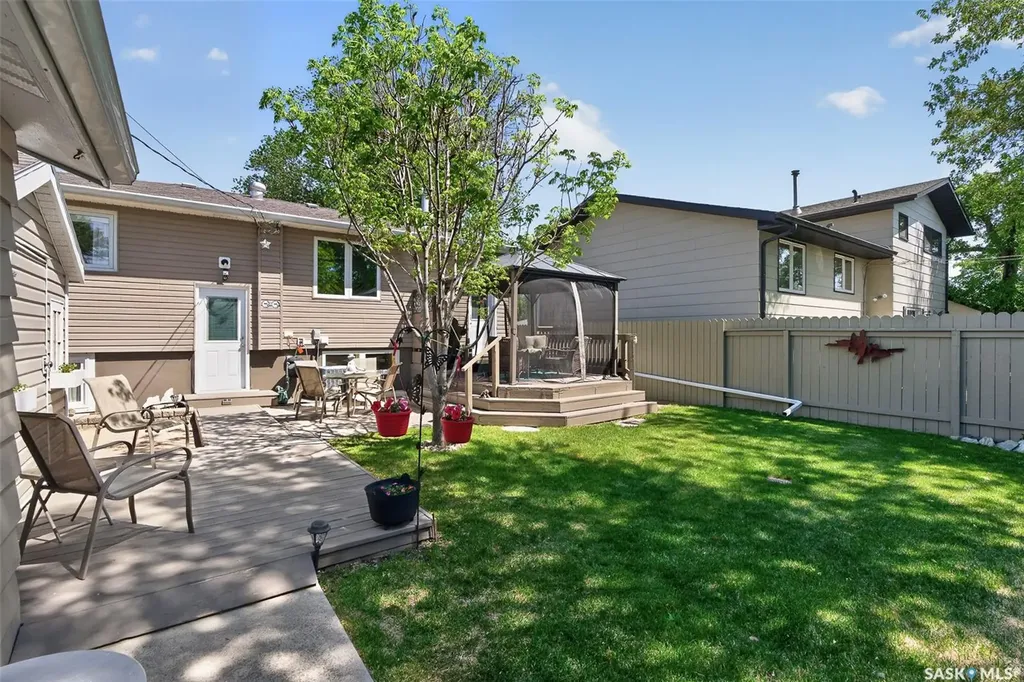 923 Francis Street Moose Jaw SK S6H 3B3