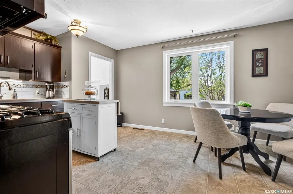 923 Francis Street Moose Jaw SK S6H 3B3