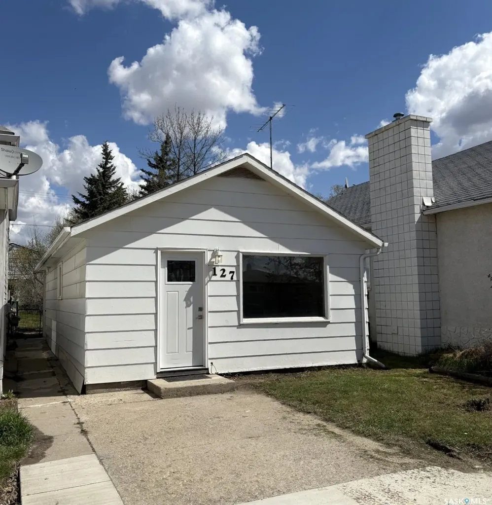 127 2nd Avenue W Biggar SK S0K 0M0