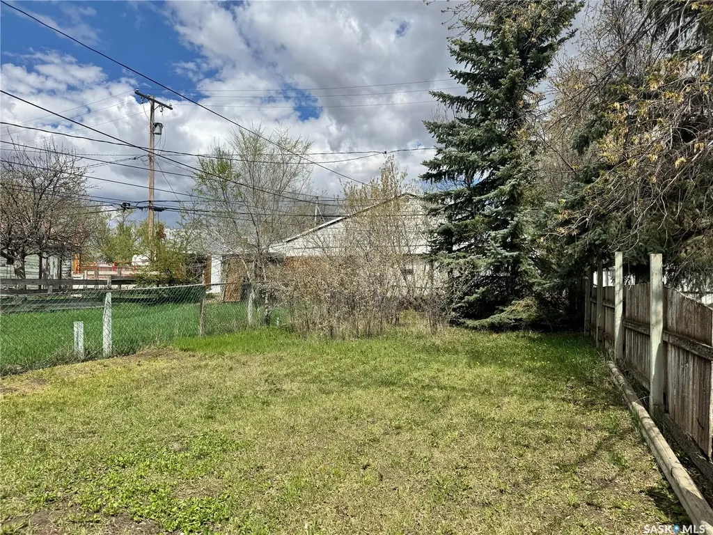 127 2nd Avenue W Biggar SK S0K 0M0