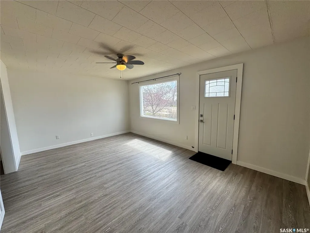 127 2nd Avenue W Biggar SK S0K 0M0