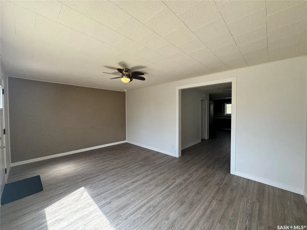 127 2nd Avenue W Biggar SK S0K 0M0