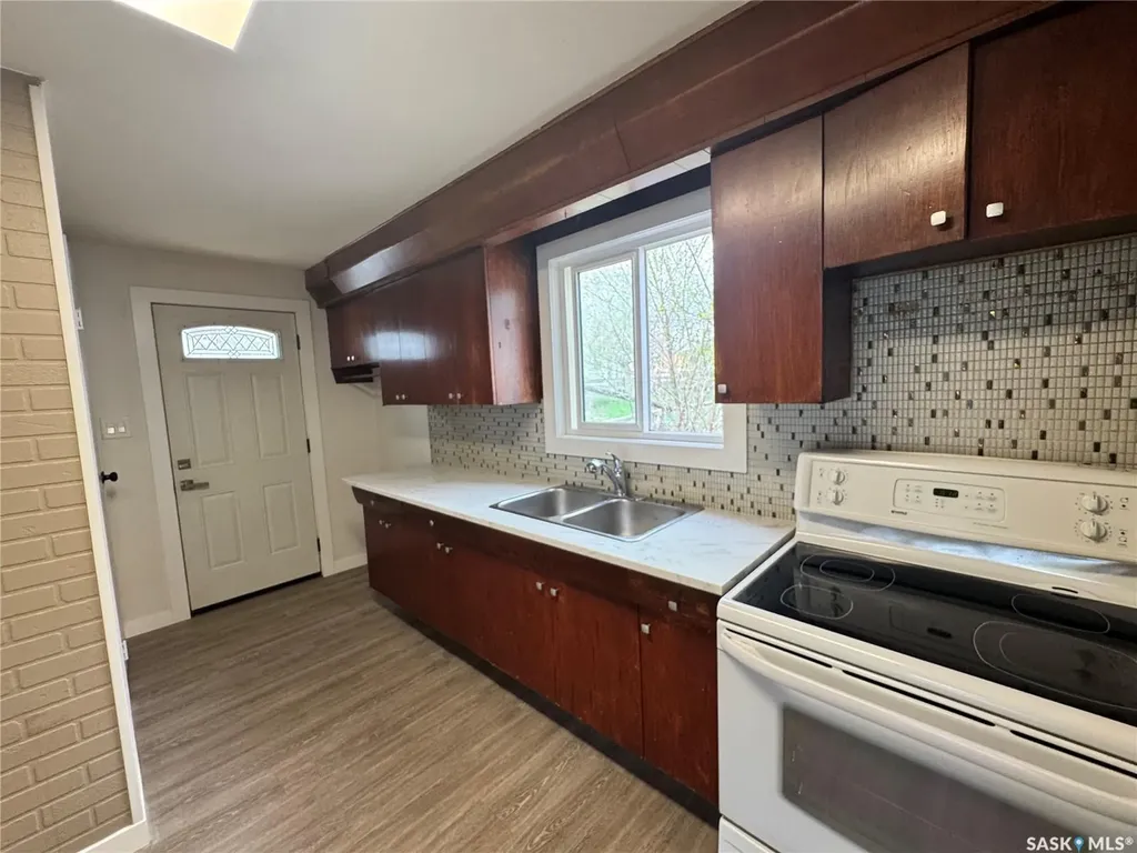 127 2nd Avenue W Biggar SK S0K 0M0