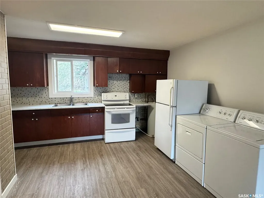 127 2nd Avenue W Biggar SK S0K 0M0